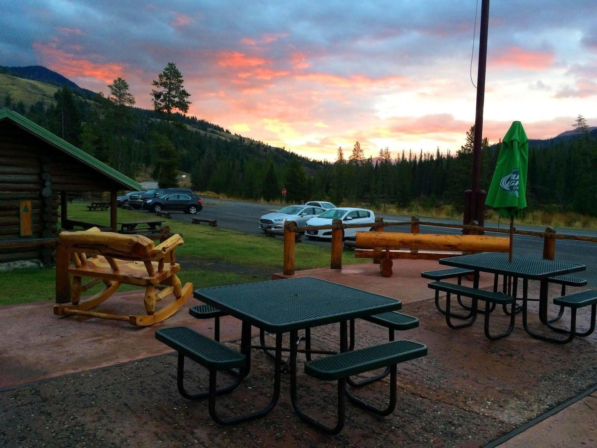 Pahaska Tepee Resort Коди Экстерьер фото